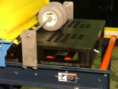 Plastic Pallet Gluer Assembly System with Scuffer