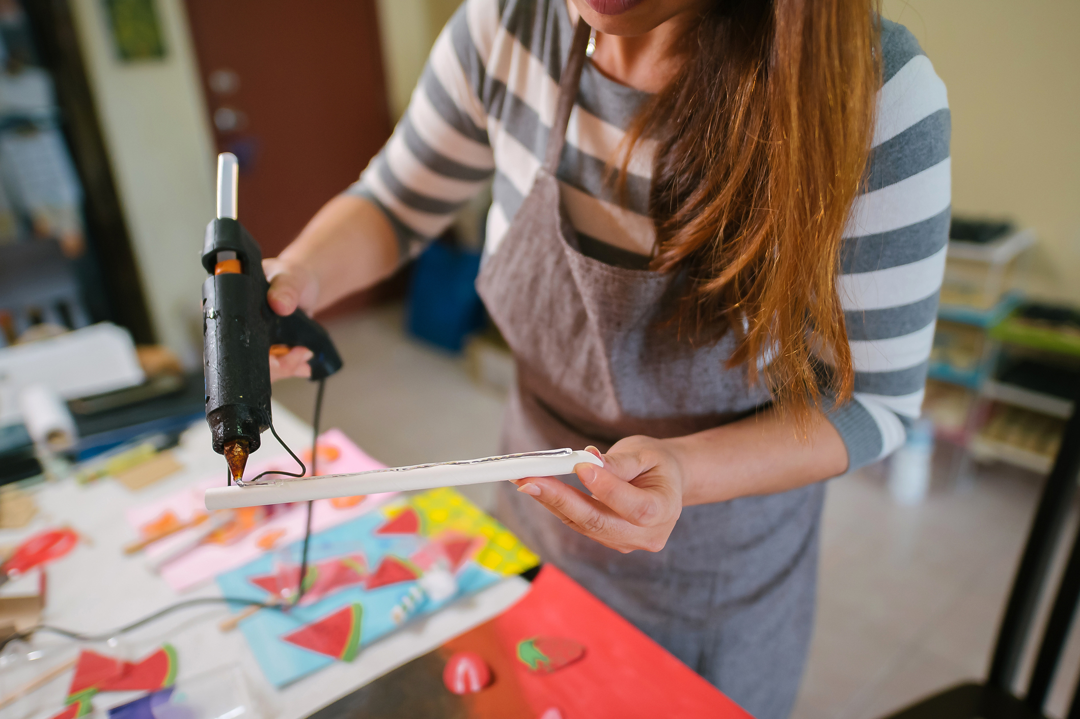 The difference between industrial & hobby glue guns?